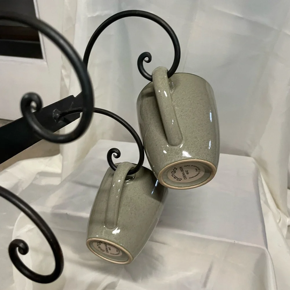 Metal Scroll Wall Hook Rack - Black
